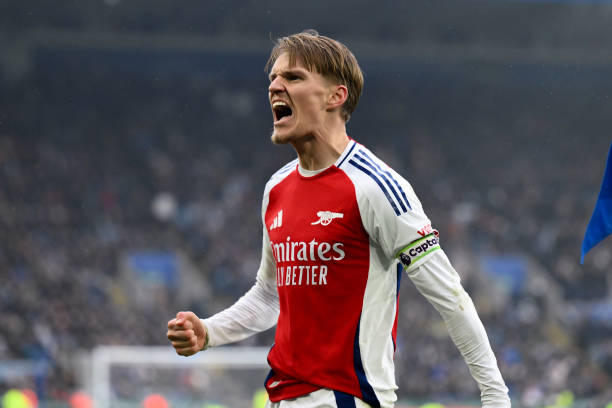 我们拭目以 我们拭目以