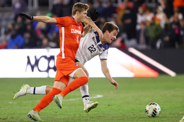 更象征着友 更象征着友