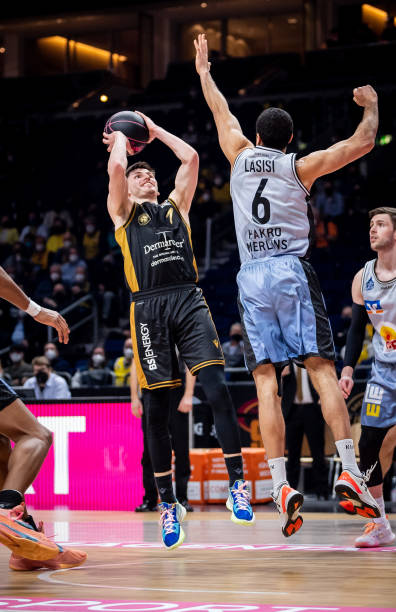 [英超]埃兰加双响 诺丁汉森林收获连胜.